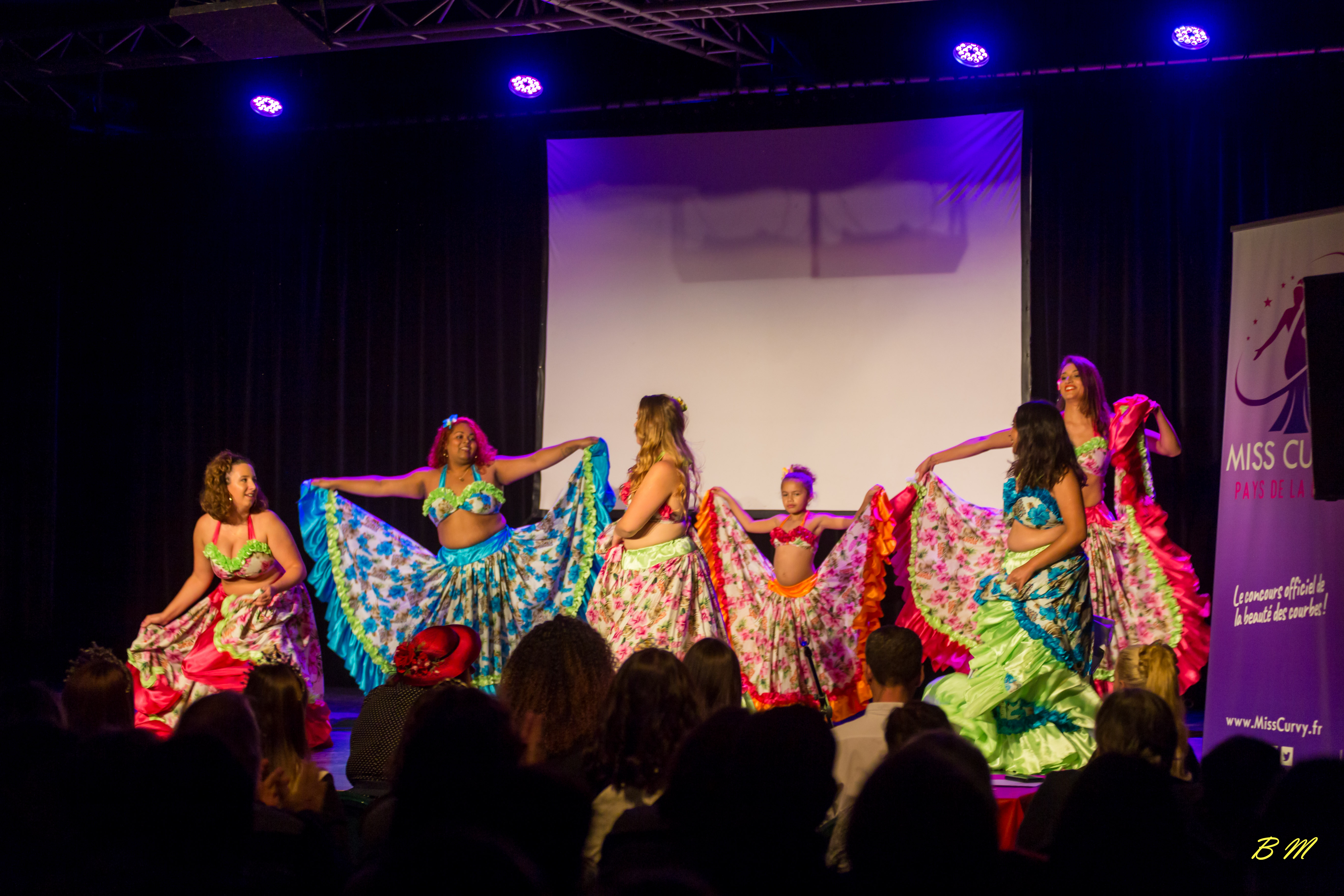 La beauté des îles : découvrez les danseuses de K’dance Dézil !