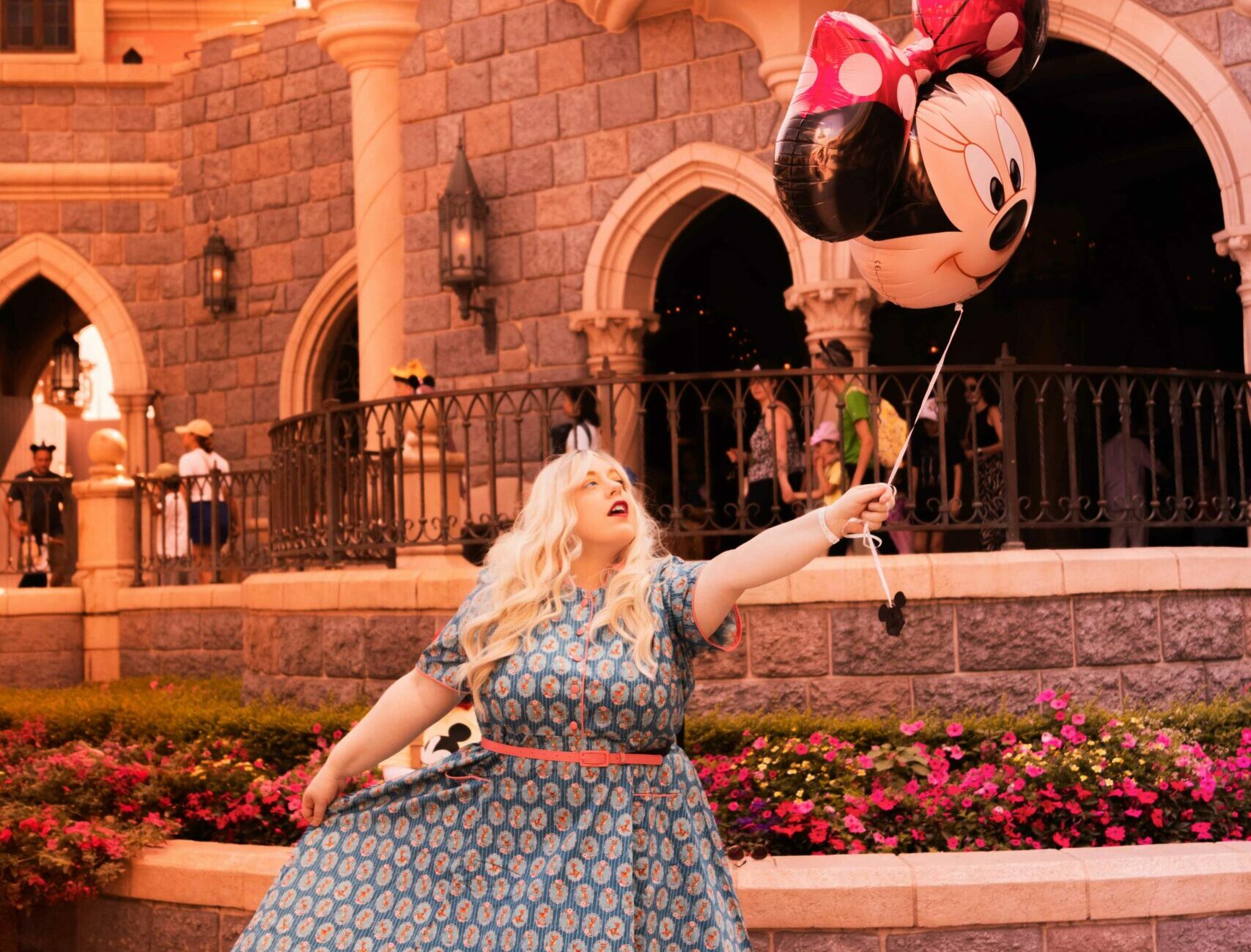 Trois looks de rêve à Disneyland Paris : la magie vintage en grande taille !