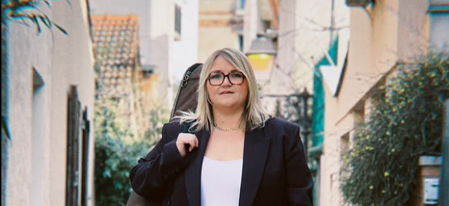 Lola Dubini dénonce le faux body positive dans la mode.