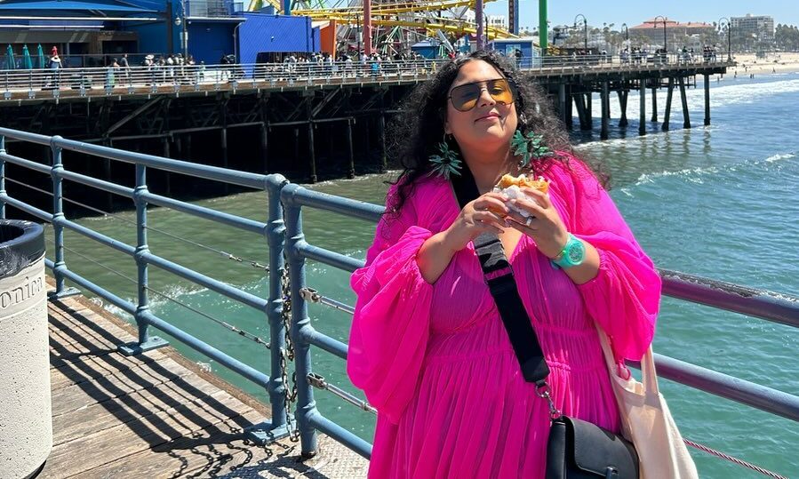 Danisha Pop : une créatrice qui partage des looks grande taille sur les réseaux.