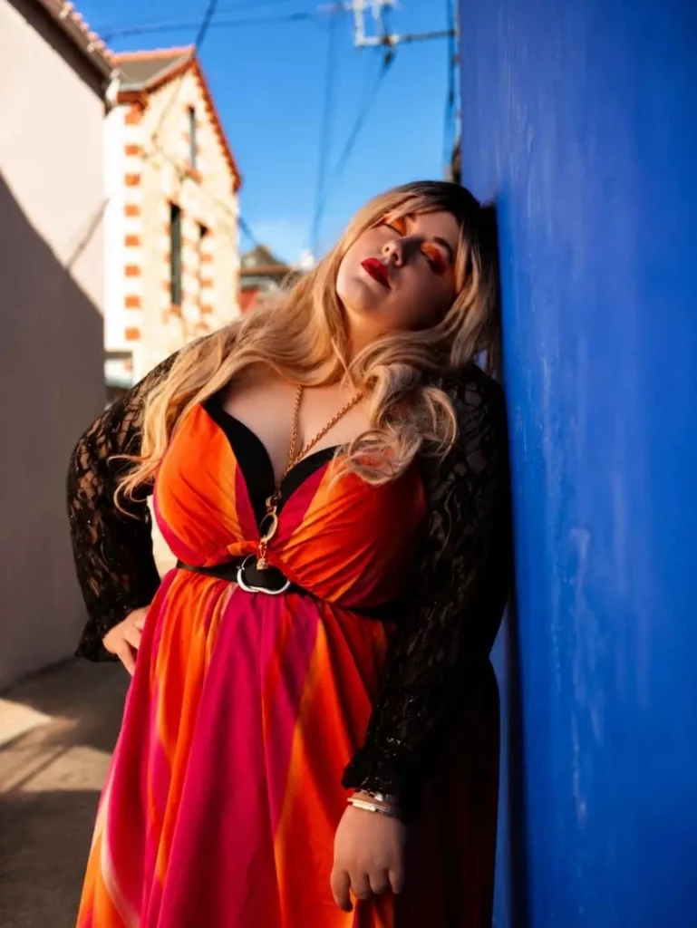robe curve coloré