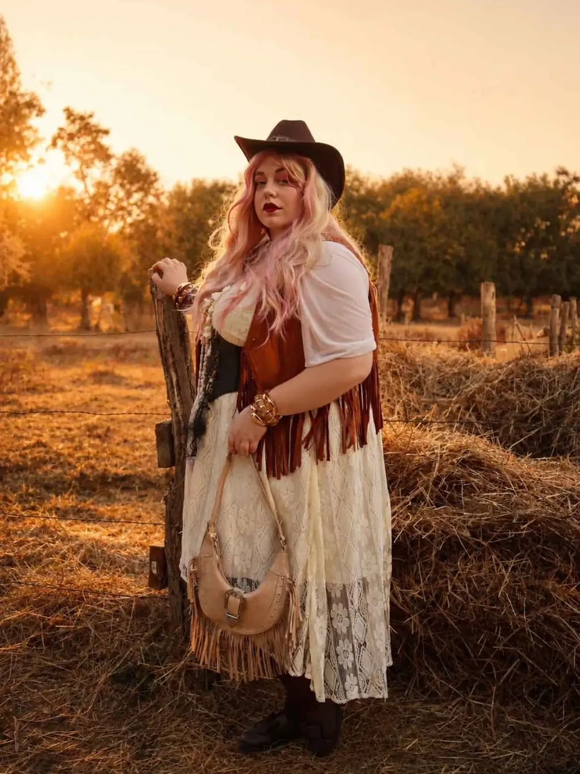 Style cowboy : osez le look western avec ses courbes.